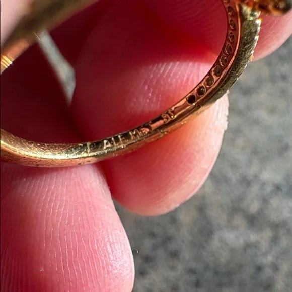 Pandora Gold Heart Ring - Picture 8 of 9